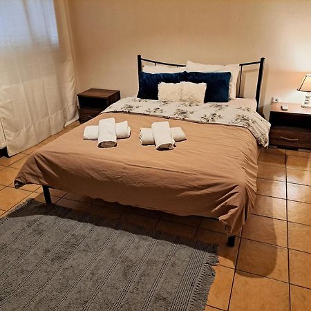 House With Yard Subway 5Min Walk Apartment Атина Екстериор снимка